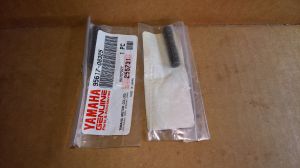 QTY 2 NEW Yamaha KT-100 KT100 Kart Engine Motor Studs #95617-08325