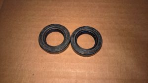 (Qty 2) NEW 20mm x 32mm x 8mm Shaft Oil Seal