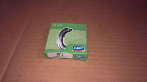 NEW SKF 9514 Shaft Oil Seal 24x40x7