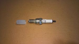 NEW OPEN BOX Denso U20ESR-N U20ESRN Spark Plug 4221
