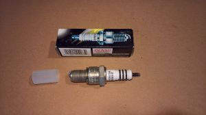 NEW TAKE OFF Nippon Denso Spark Plug W31ES-ZU W31ESZU 4063 LESS TERMINAL BULLET