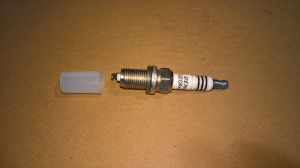 NEW OPEN BOX Denso Q20R-ZU11 Spark Plug 3155